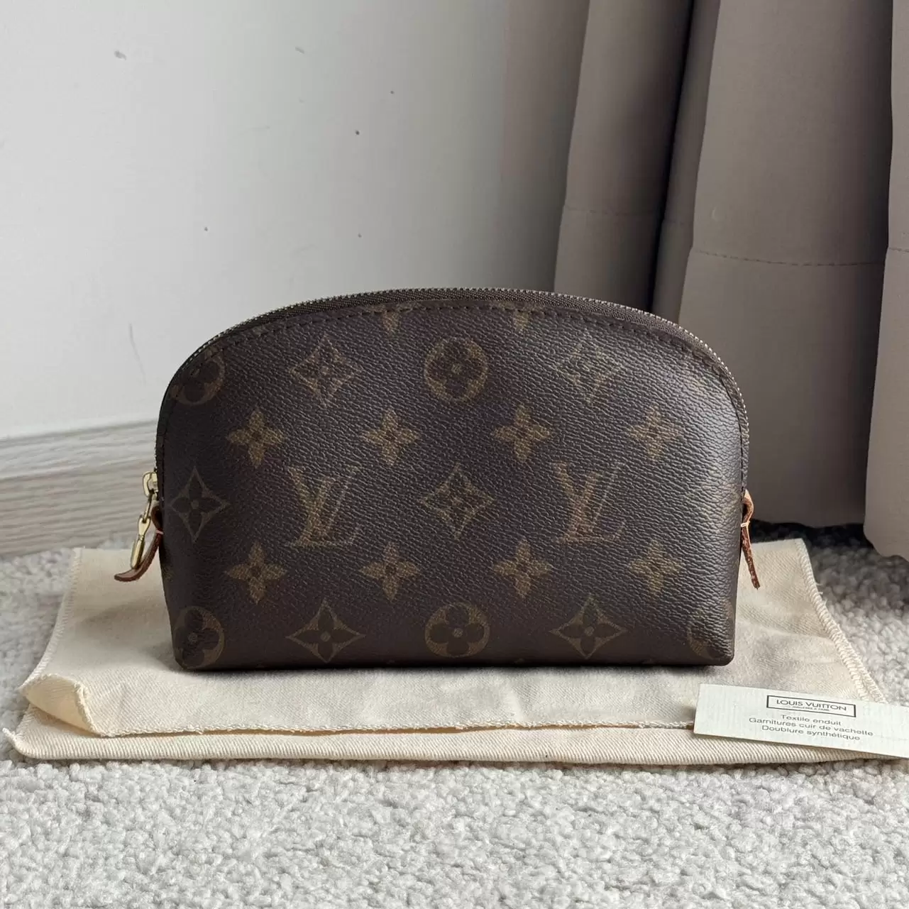 LV Cosmetic Monogram - Image 3