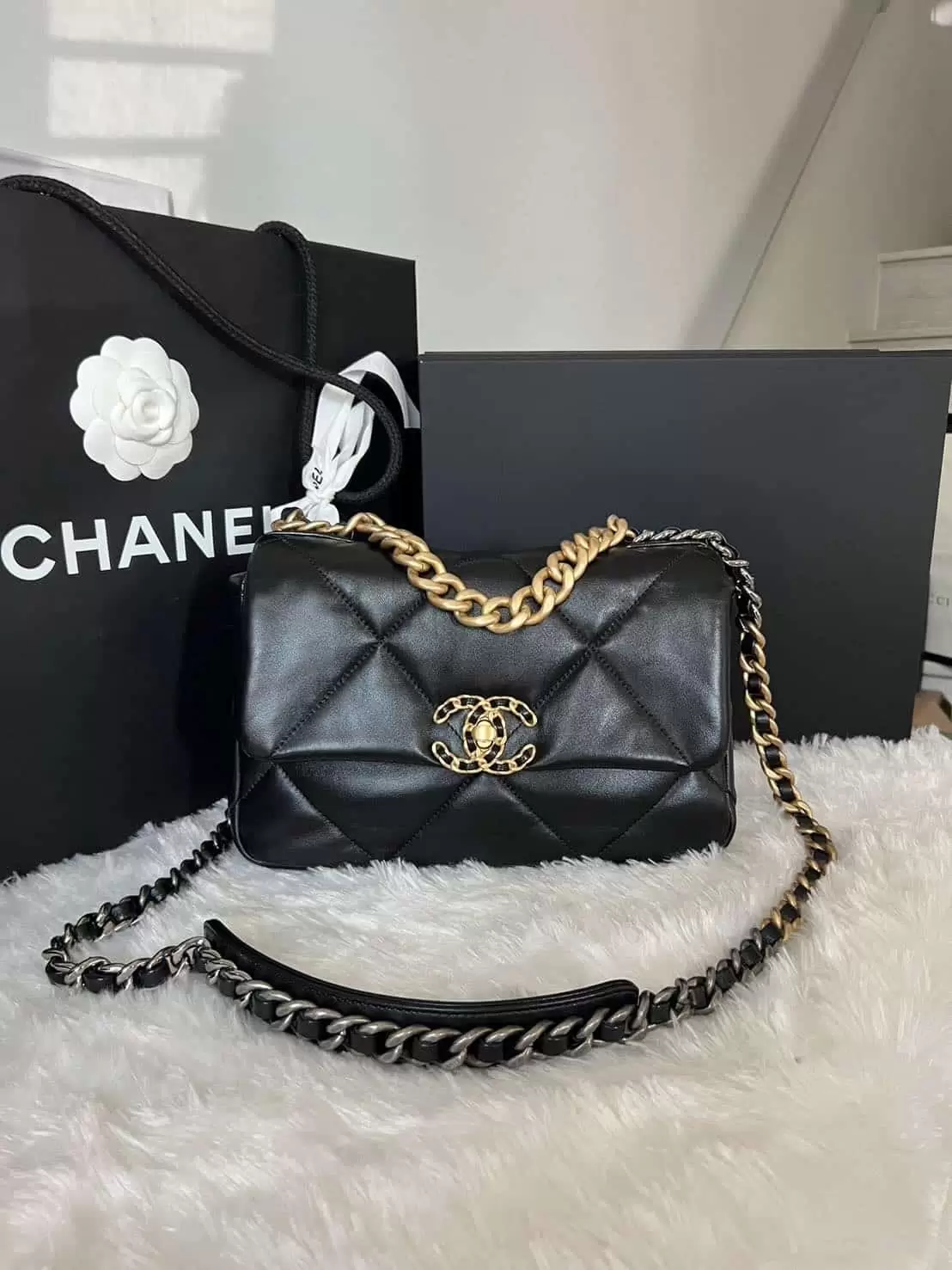 Chanel 19 - Image 5