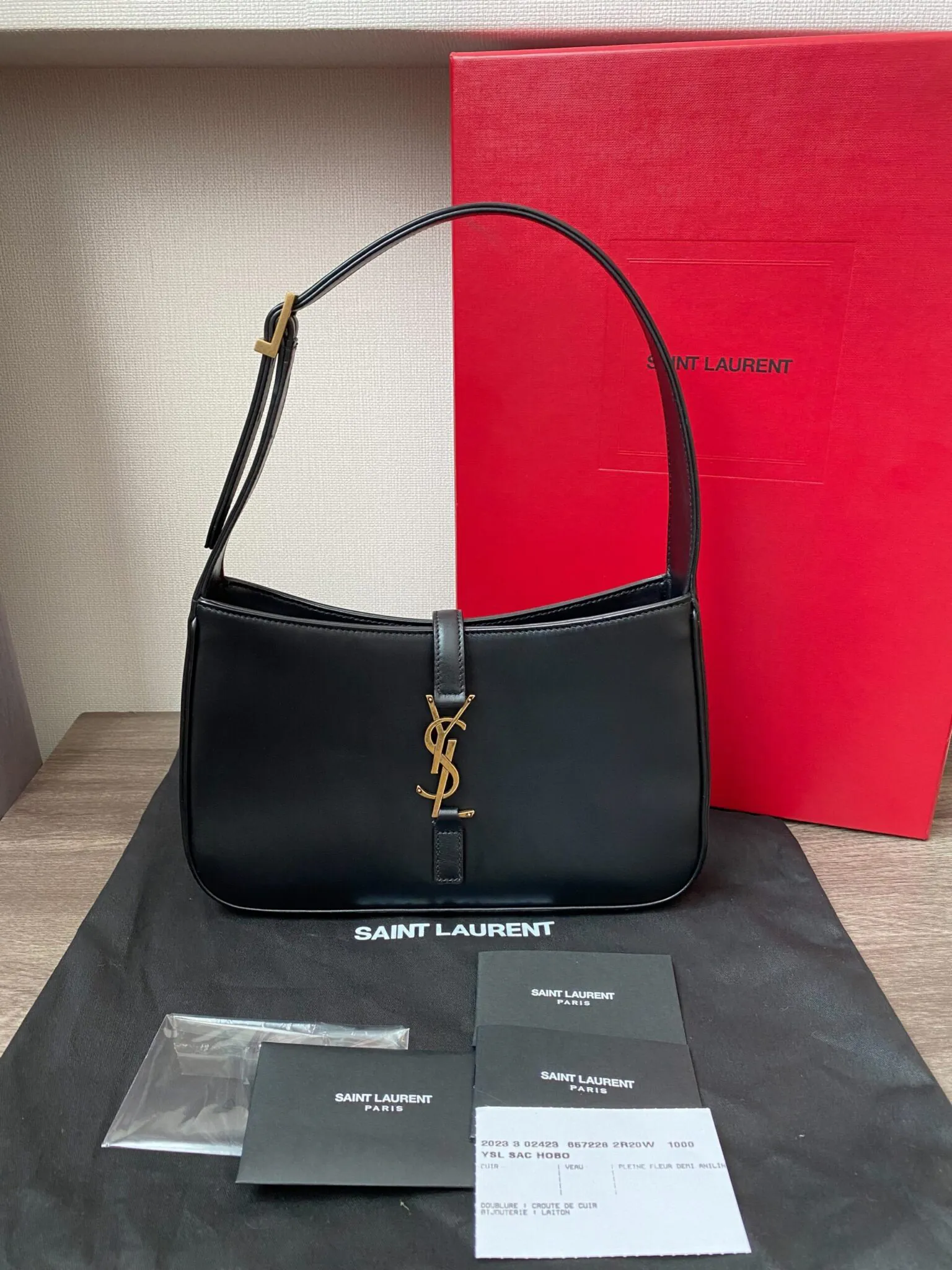 YSL LE 5 À 7 Hobo Bag - Image 9