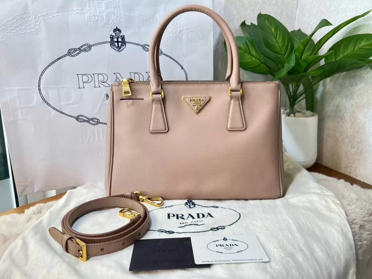 Prada Galleria Leather Saffiano Bag - Image 12