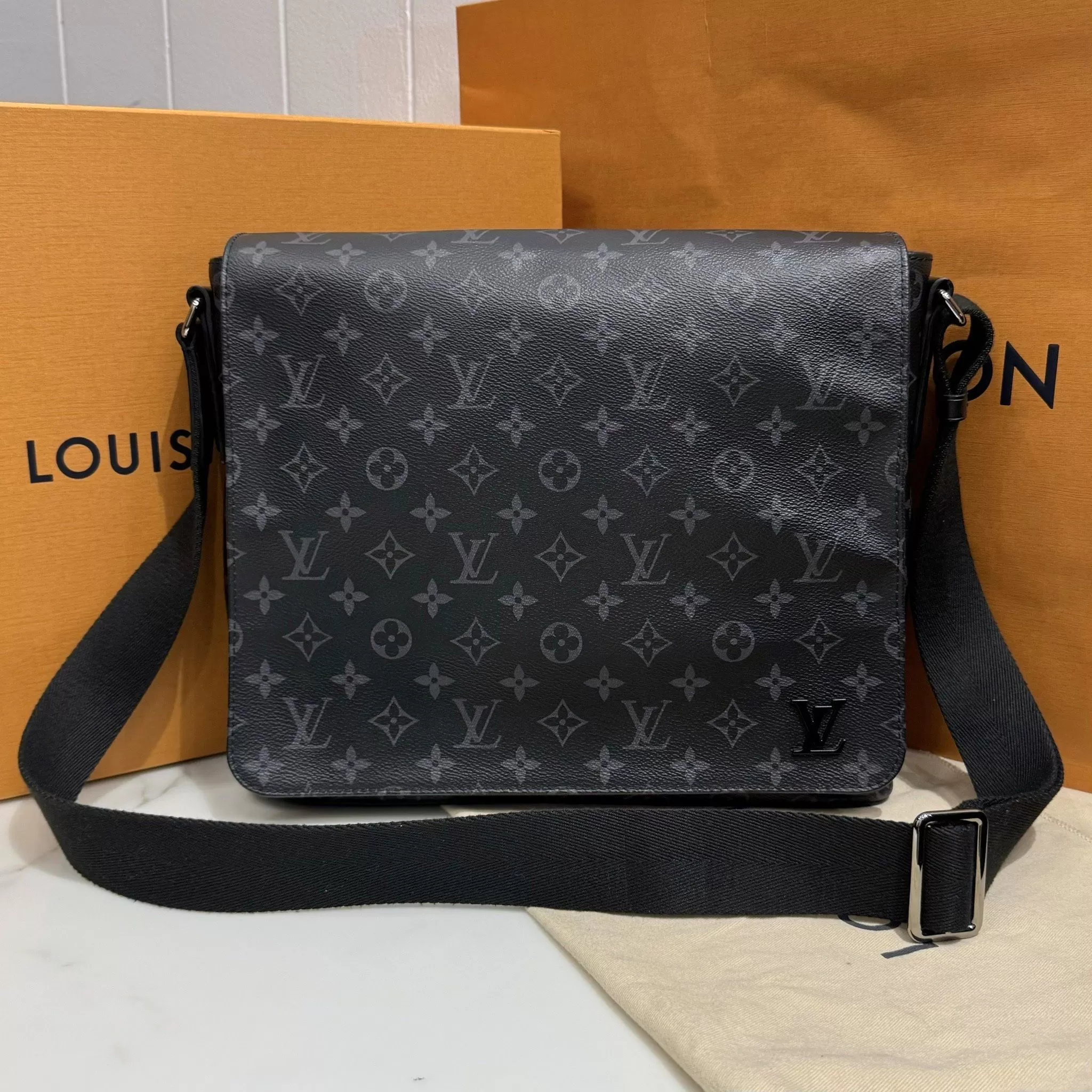 LV District Monogram Eclipse - Image 7